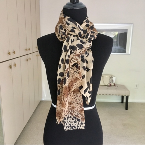 Leopard Print Scarf - Picture 2 of 4